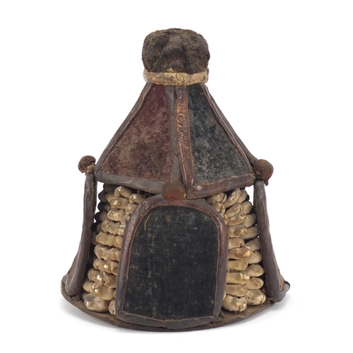 3832 - 19th Century Western Africa Yoruba House of the Head shrine with cowrie shells, Nigeria, 14.5cm high