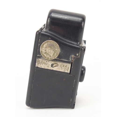 3893 - Coronet Bakelite Midget camera, 6.5cm high