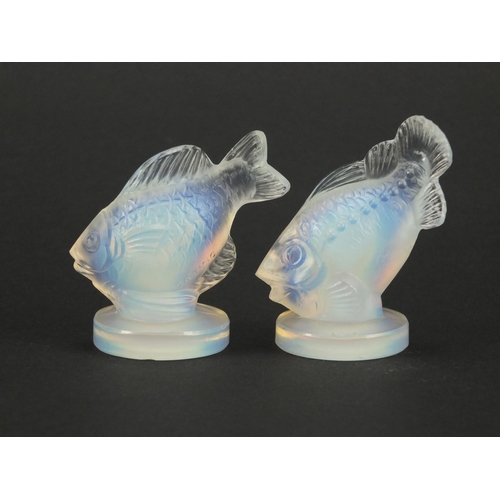 3658 - Two French Art Deco opalescent fish glass paperweights by Sabino, each 5.5cm high