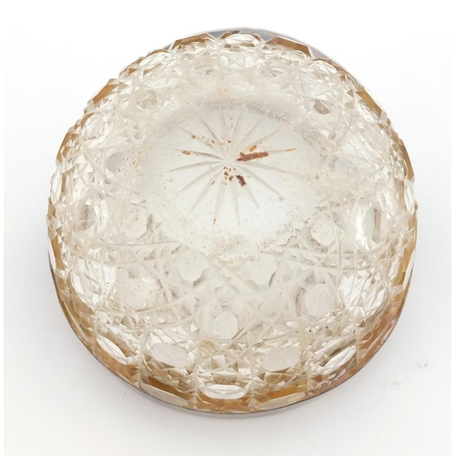 3870 - Edward VII cut glass basket with silver mount and swing handle, London 1906, 11cm in diameter