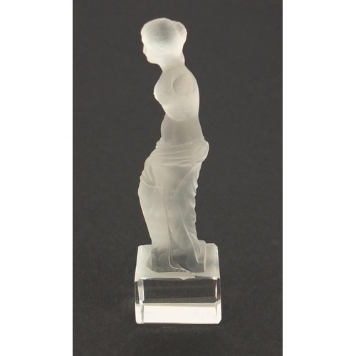 3660 - Sabino style frosted and clear glass seal in the form of Venus de Milo, 7cm high