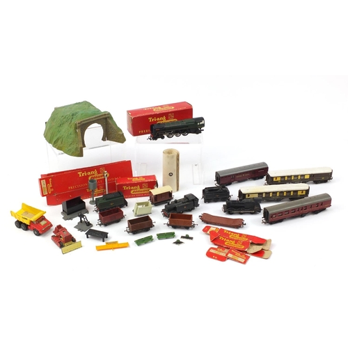 4117 - Tri-ang 00 gauge model railway, some with boxes, and a selection of die cast vehicles