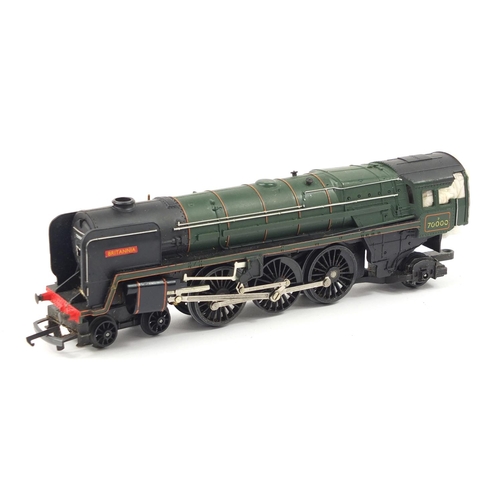 4117 - Tri-ang 00 gauge model railway, some with boxes, and a selection of die cast vehicles