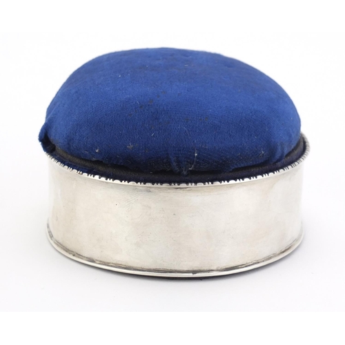 364 - George V oval silver pin cushion with hinged lid, by Harrison & Hipwood, Birmingham 1923, 11cm wide