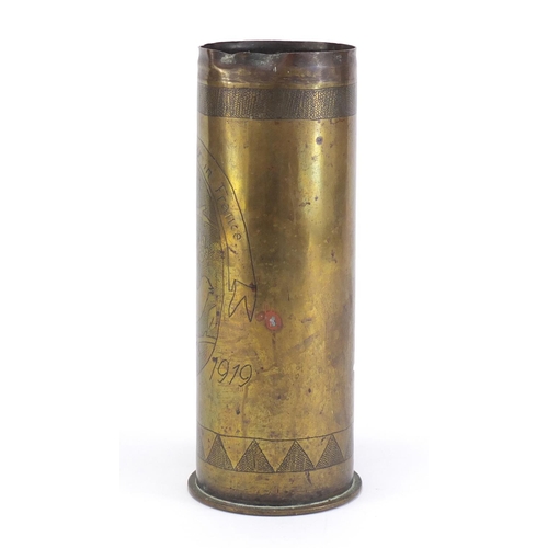 1483 - World War I trench art shell engraved souvenir of the World War in France, 1914 1919, 23cm high