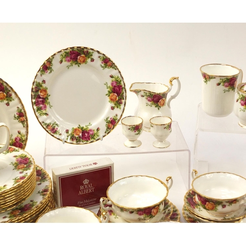 861 - Royal Albert Old Country Roses dinner and teaware including cups and saucers