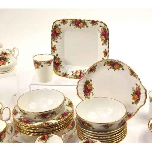 861 - Royal Albert Old Country Roses dinner and teaware including cups and saucers