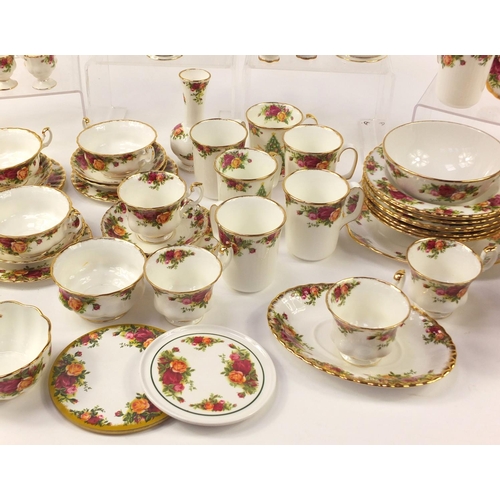 861 - Royal Albert Old Country Roses dinner and teaware including cups and saucers