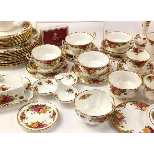 861 - Royal Albert Old Country Roses dinner and teaware including cups and saucers