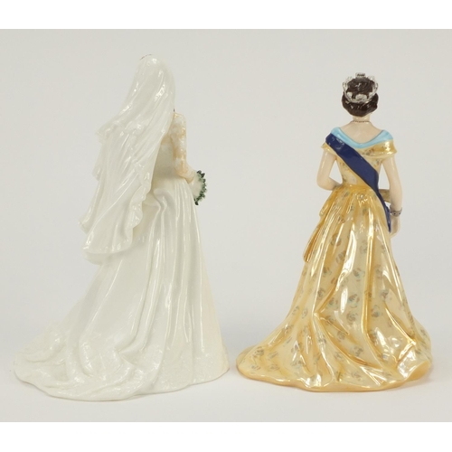 913 - Two collectable figurines comprising Royal Worcester, Queen Elizabeth II Diamond Jubilee, 53/2500 an... 