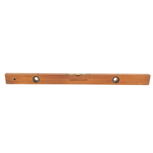 1537 - J Raybone & Sons antique mahogany brass level, Birmingham, made in England, 92cm in length