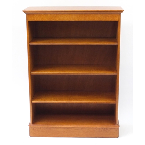 1585 - Oak open bookcase with four adjustable shelves, 118.5cm H x 86.5cm W x 32.5cm D