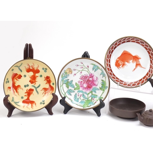 1283 - Chinese sundry items including Yixing teracotta and four plates decorated with fish and flowers, the... 