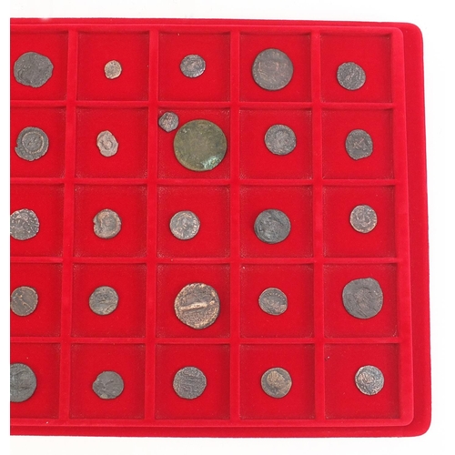 1451 - Collection of antique coinage arrange in a tray