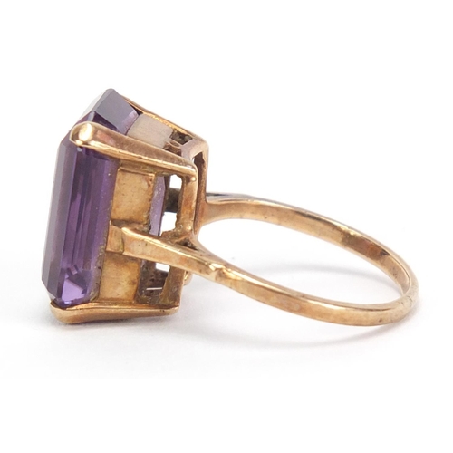 878 - 9ct gold amethyst ring, size K, 4.4g