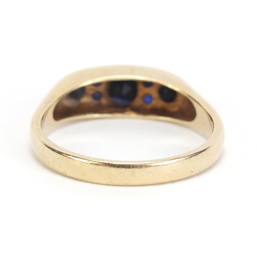 206 - 9ct gold sapphire ring, size Q, 2.7g