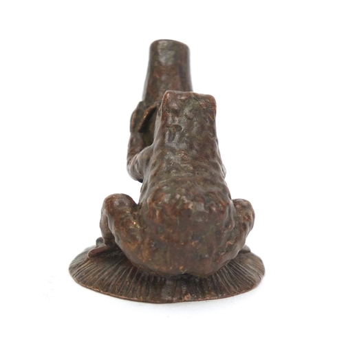 635 - Japanese patinated bronze toad, impressed character marks to the base, 3cm high