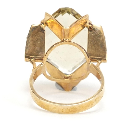 1305 - Large 9ct gold citrine ring, size O, 8.6g