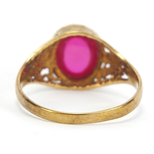 438 - 9ct gold cabochon ruby ring, size T, 3.0g