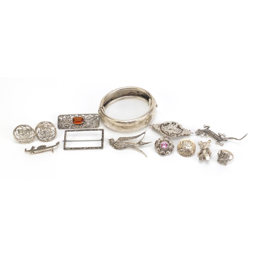 1190 - Silver jewellery including a Victorian style bangle, marcasite bird brooch and and a teddy bear broo... 