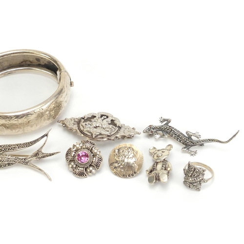 1190 - Silver jewellery including a Victorian style bangle, marcasite bird brooch and and a teddy bear broo... 