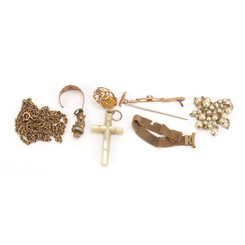 880 - Broken jewellery including a 9ct gold and pearl necklace and mother of pearl crucifix