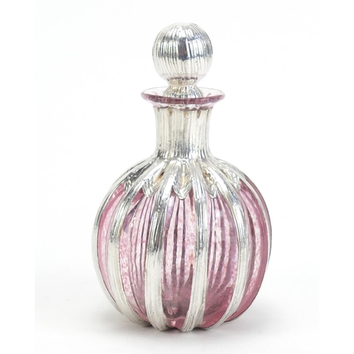 819 - Modern silver overlaid pink glass scent bottle, indistinct hallmarks, 12cm high