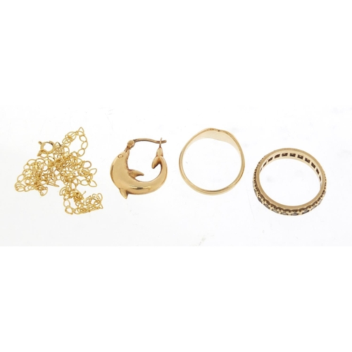 1300 - 9ct gold jewellery including two rings and a necklace, 7.4g