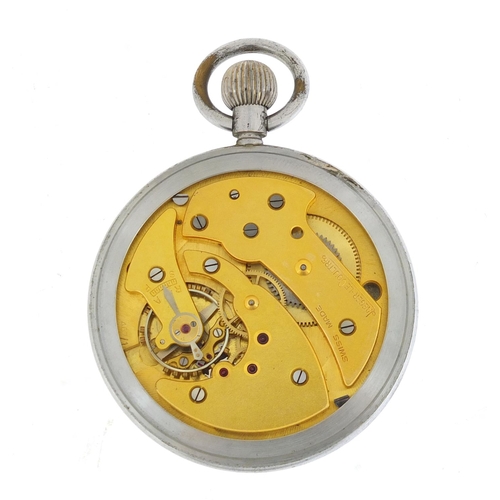 89 - British military Jaeger LeCoultre pocket watch with subsidiary dial, engraved GSTP 286253/XX to the ... 