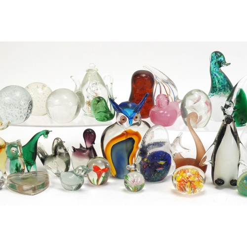 1555 - Collection of colourful glass paperweights and animals including Wedgwood, Murano and one by A Reid,... 