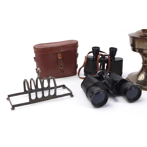 1530 - Sundry items including vintage black Bakelite telephone, three pairs of binoculars and an oil lamp