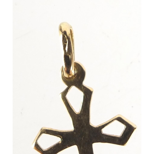 1108 - 18ct gold Celtic cross pendant, 2.8cm in length, 1.0g