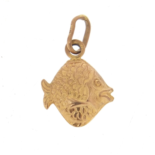 1186 - 9ct gold angel fish charm, 2cm in length, 1.0g