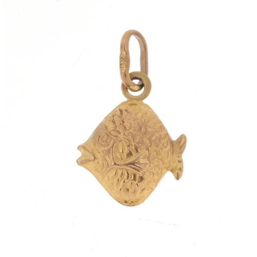 1186 - 9ct gold angel fish charm, 2cm in length, 1.0g