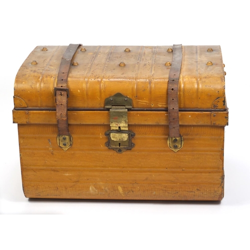 1560 - Metalware comprising a vintage trunk, brass footman, military tin helmet and two Indian trays, the l... 