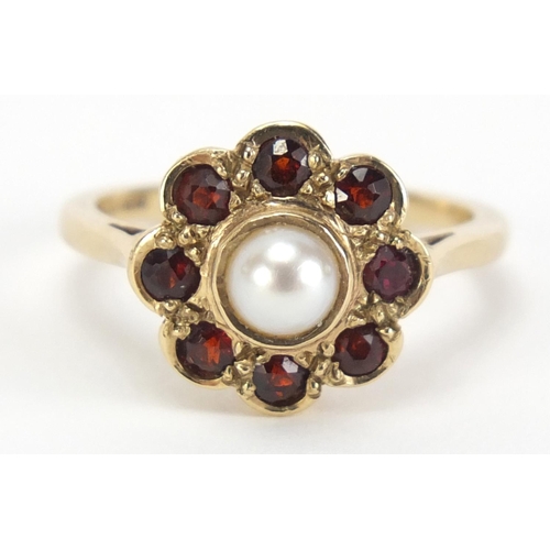 957 - 9ct gold pearl and garnet ring, size L, 3.0g