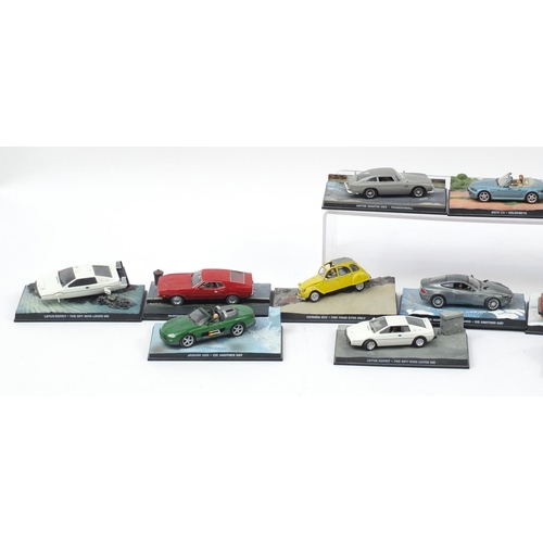 1037 - James Bond die cast vehicles including Aston Martin DB5, BMW 750IL and Aston Martin V8 Vantage