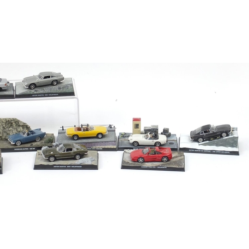 1037 - James Bond die cast vehicles including Aston Martin DB5, BMW 750IL and Aston Martin V8 Vantage