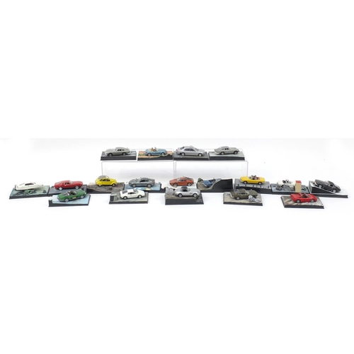 1037 - James Bond die cast vehicles including Aston Martin DB5, BMW 750IL and Aston Martin V8 Vantage