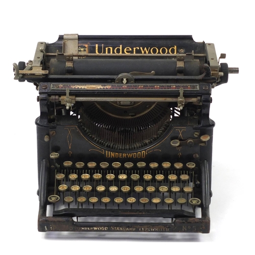 1379 - Vintage Underwood typewriter