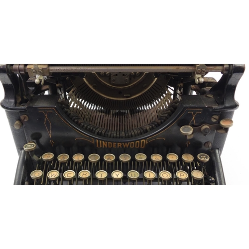 1379 - Vintage Underwood typewriter