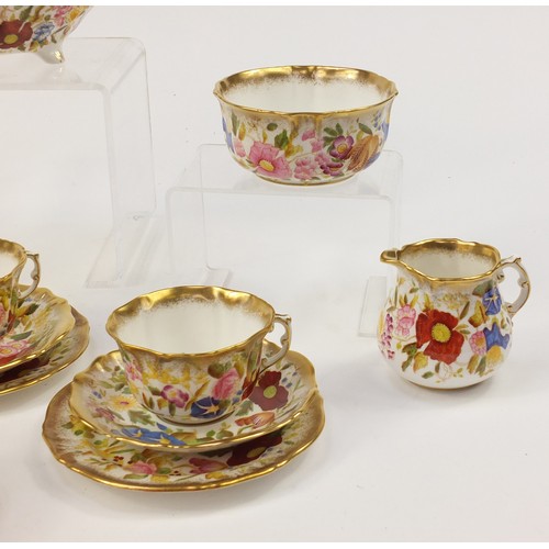 432 - Hammersley Queen Anne six place tea service comprising teapot, six trios, sandwich plate, sugar bowl... 