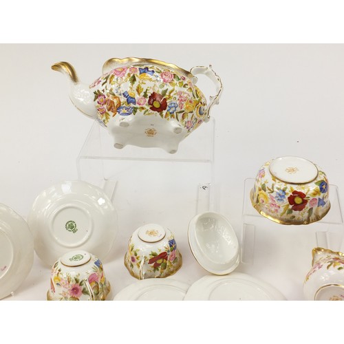 432 - Hammersley Queen Anne six place tea service comprising teapot, six trios, sandwich plate, sugar bowl... 