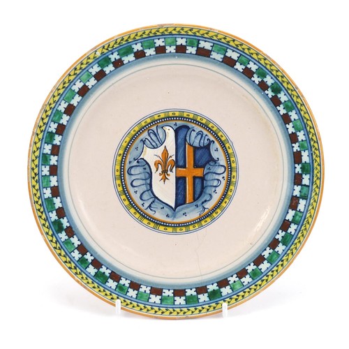 980 - Italian pottery plate hand painted with a shield by Cantagalli, 22cm in diameter