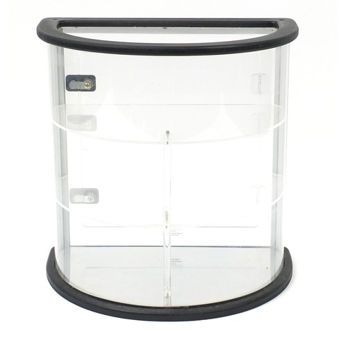 1620 - Bow front perspex dealer's display cabinet with three shelves, 54cm H x 53.5cm W x 34cm D