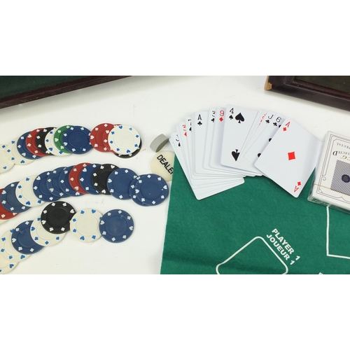 1557 - Blackjack poker set with chips, 78cm wide