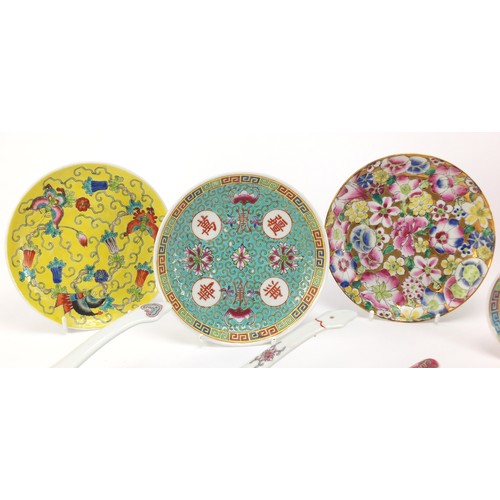 1245 - Chinese porcelain rice bowls and covers, some with saucers, each hand painted, the largest 22cm in l... 