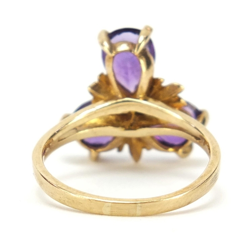 1229 - 9ct gold amethyst clover ring, size N, 3.9g