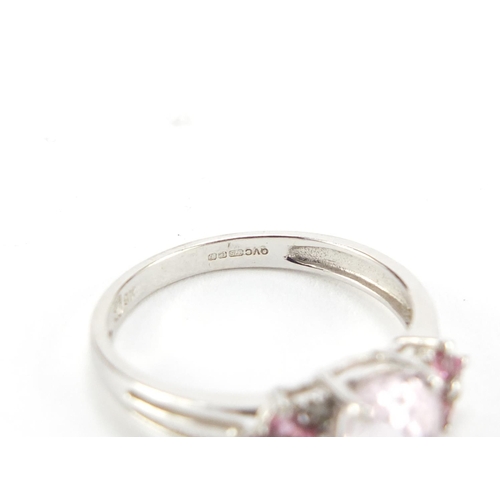 433 - 9ct white gold pink stone ring, size M, 2.4g