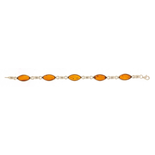 647 - Silver and natural amber bracelet, 20cm in length, 13.0g